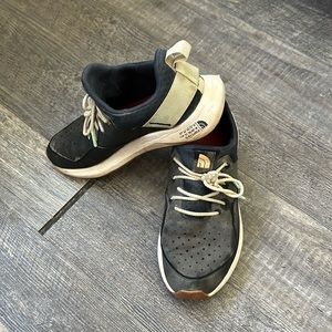 Women's Size 8.5 North Face Shoes